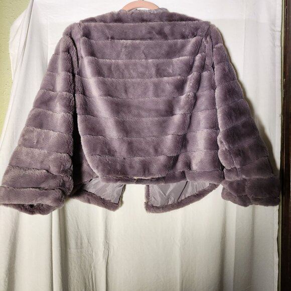 Hyfve Women's Medium Glam Sexy Faux Fur Jacket In Lavender gray Cropped Jacket - Picture 4 of 6